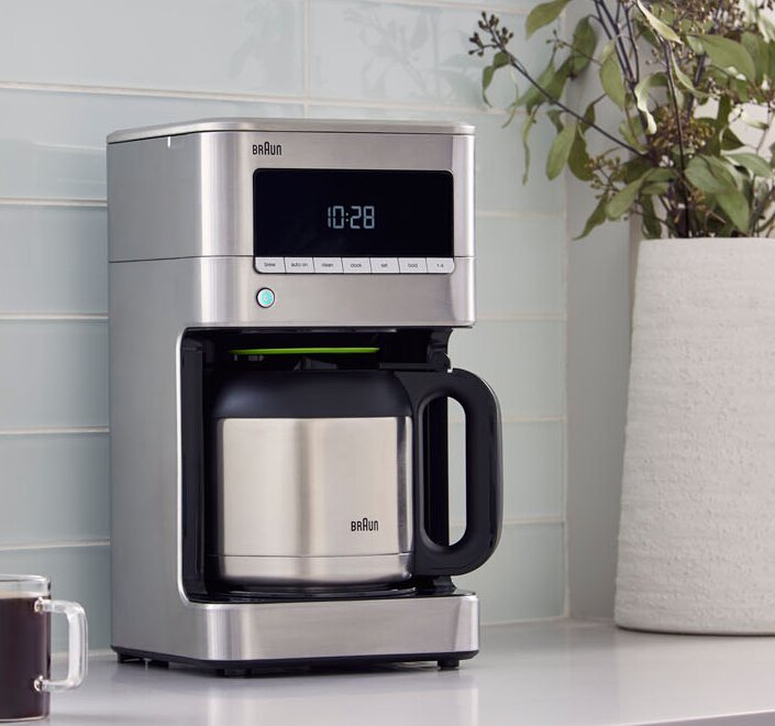 Coffee maker with online stainless steel carafe